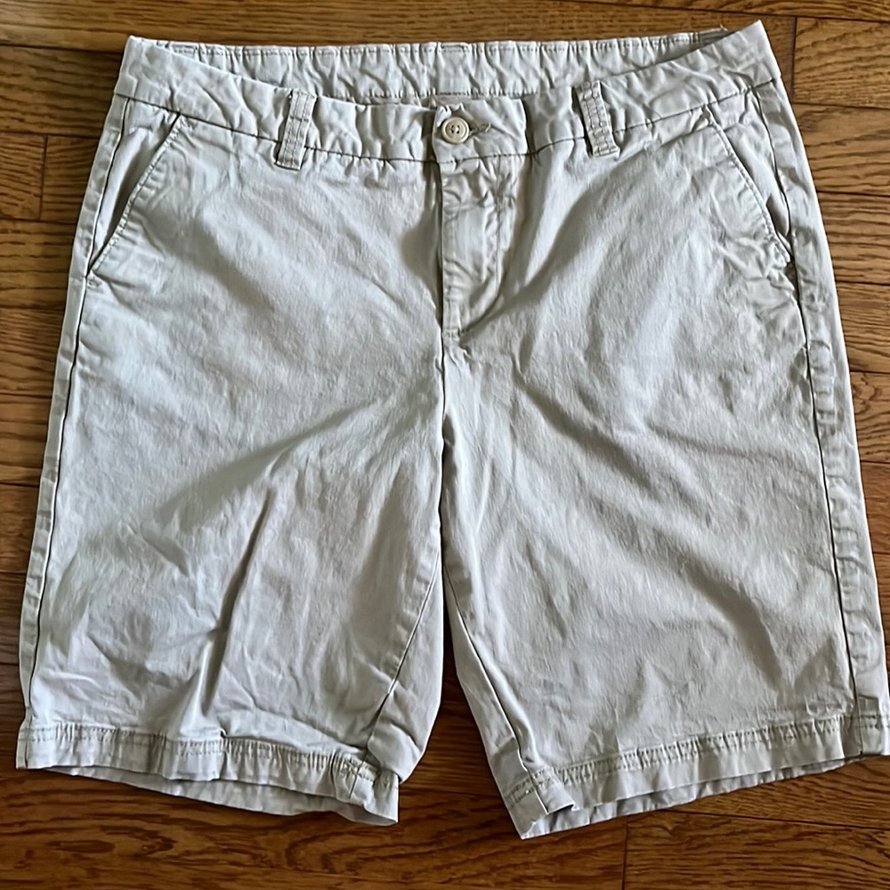 Magellan Outdoors shorts, size 14